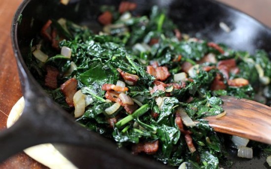 Braised kale with bacon (Cavolo nero brasato con pancetta)
