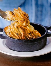 Braised lamb boulangère