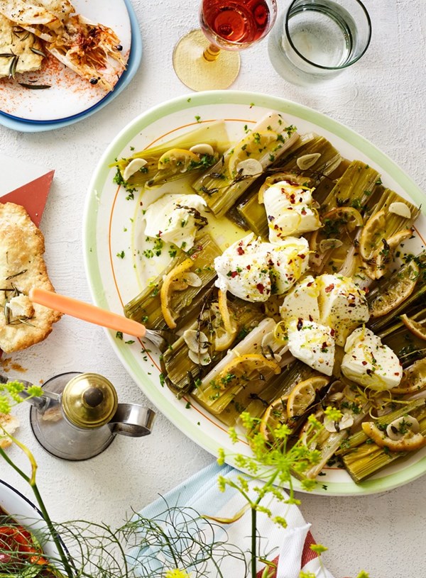 Braised leeks with lemon and mozzarella