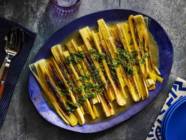 Braised leeks with lemon and parsley