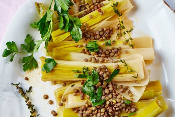 Braised lentils and leeks