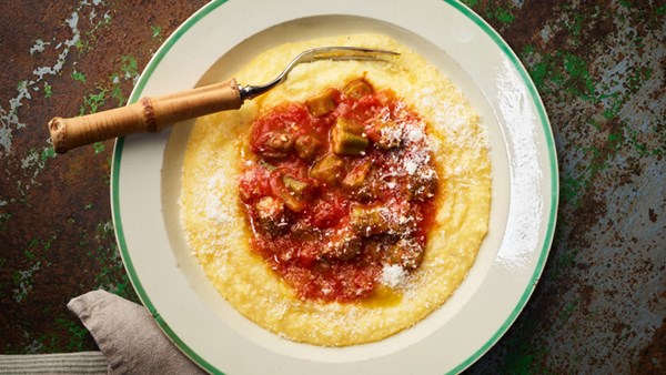 Braised okra with roasted garlic and tomato