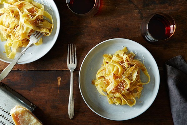 Braised onion sauce