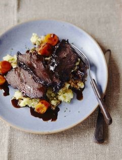 Braised ox cheeks with crushed potatoes