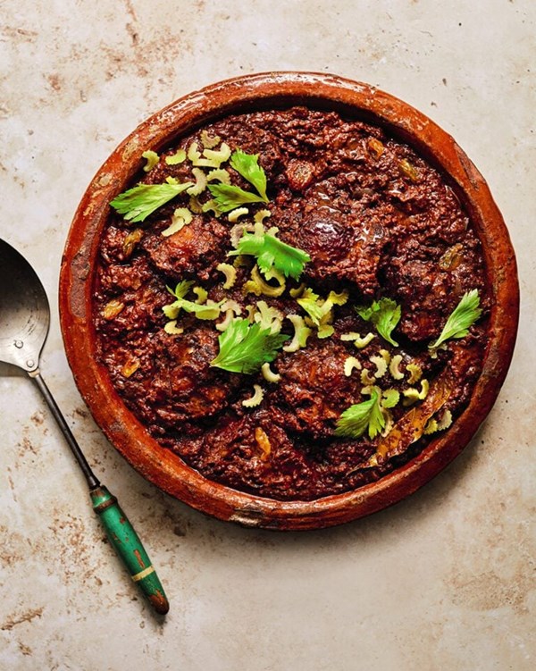 Braised oxtail (Coda alla vaccinara) [Leonardo Pieri Buti]