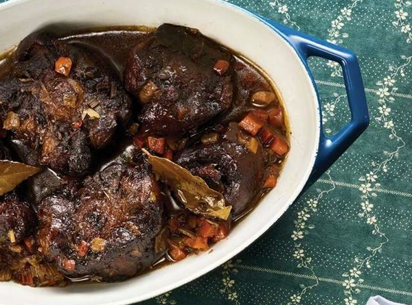 Braised oxtails