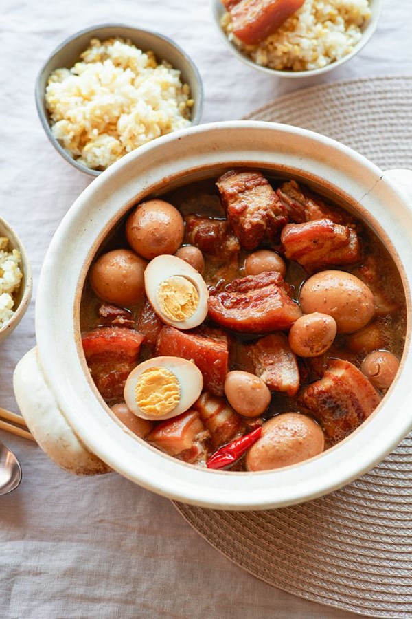 Braised pork belly and eggs (Thịt kho trứng)