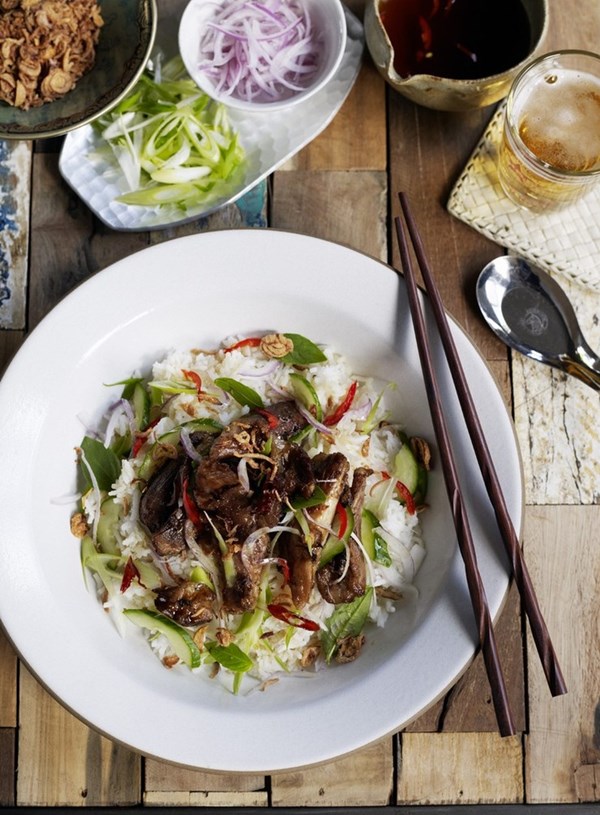 Braised pork hock with chilli caramel sauce