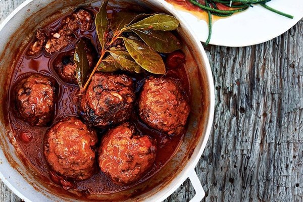 Braised pork meatballs