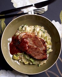 Braised pork with cherry gravy
