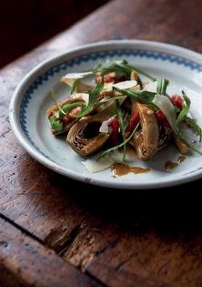 Braised purple artichokes with lemongrass, rocket and Parmesan (Artichauts violets braisés à la citronnelle, roquette et Parmesan)