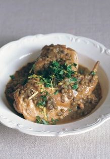 Braised rabbit with green peppercorns and Puy lentils