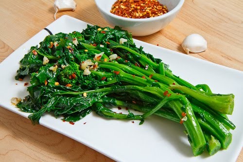 Braised rapini (broccoli rabe)