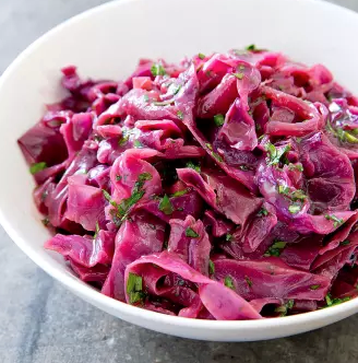 Braised red cabbage