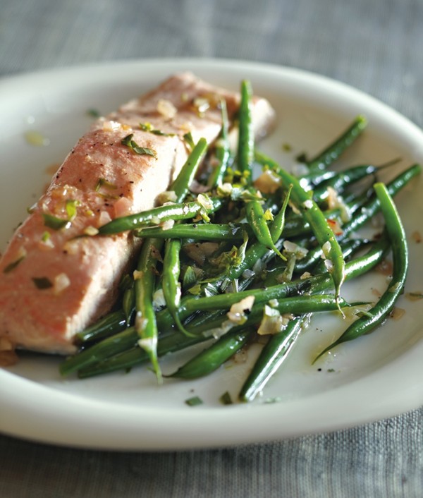 Braised salmon with green beans