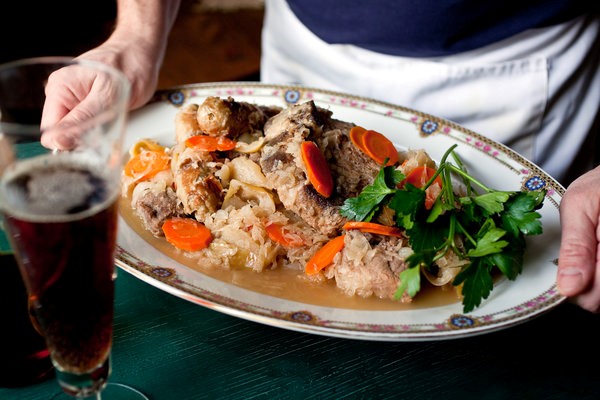 Braised sauerkraut with lots of pork