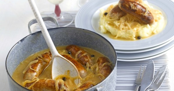 Braised sausages with white wine and juniper berries