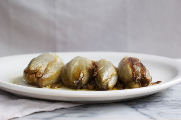 Braised whole Belgian endives (Indivie intere a crudo)