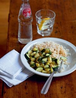 Braised zucchini (Kabak kavurma)
