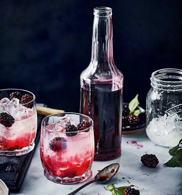 Bramble cocktail (Crème de mûre)