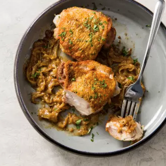Brandy chicken with onions