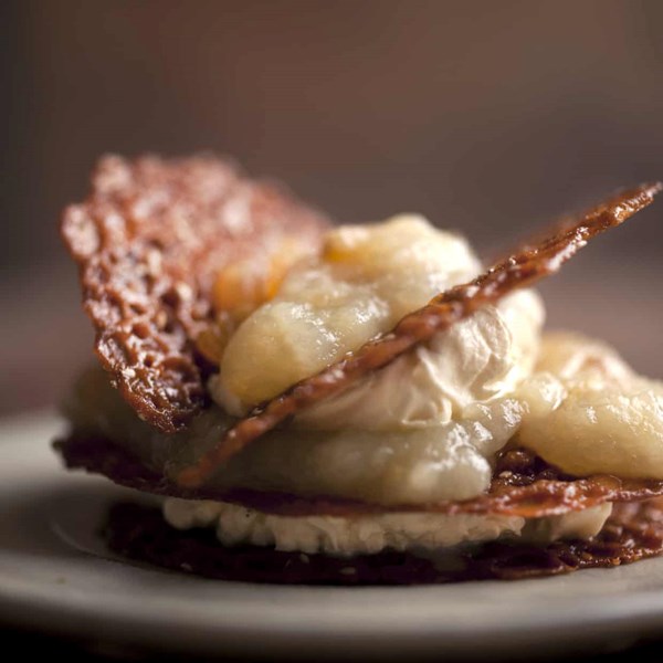Brandy snaps, apple and vanilla cream
