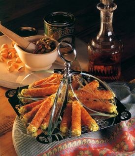 Brandy snaps with pistachio cream
