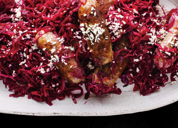 Bratwurst and red cabbage