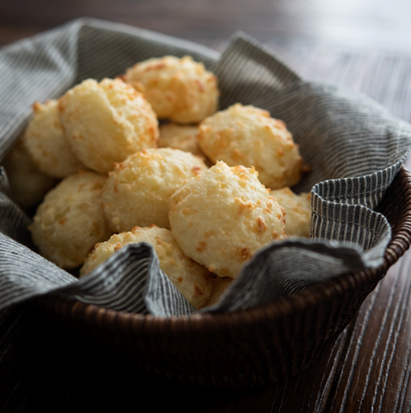 Brazilian cheese bread (Pão de queijo)