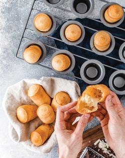 Brazilian cheesy popovers