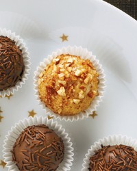 Brazilian pecan-cinnamon truffles