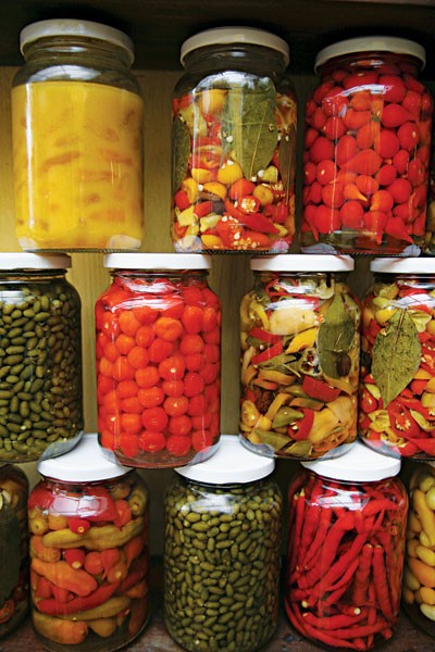 Brazilian pickled chiles (Conserva de pimenta)