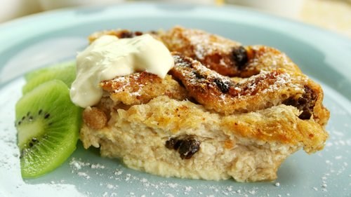 Bread and butter pudding with dried fruits and mixed spice