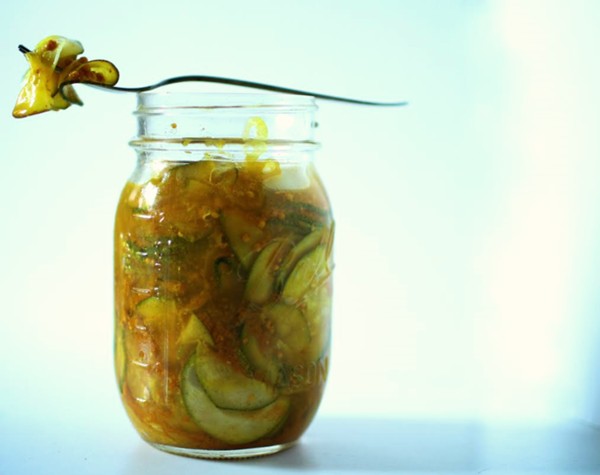 Bread-and-butter zucchini pickles