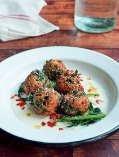 Bread and cheese ‘vegballs’ with broccoli rabe and pecorino Romano (Pallotte cacio e ova con cime di rapa e pecorino)