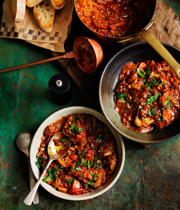 Bread and tomato soup with porcini (Acqua cotta)