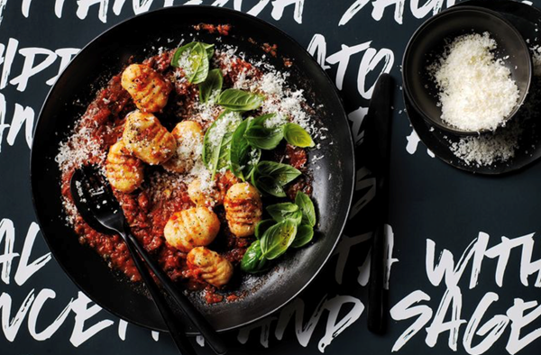 Bread gnocchi puttanesca