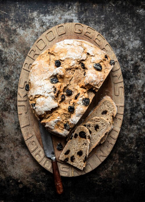 Bread of the damned (Rye bread with currants or raisins / Rogge verdommeke)
