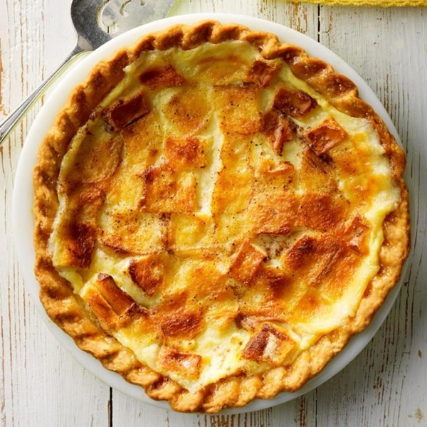 Bread pudding pie