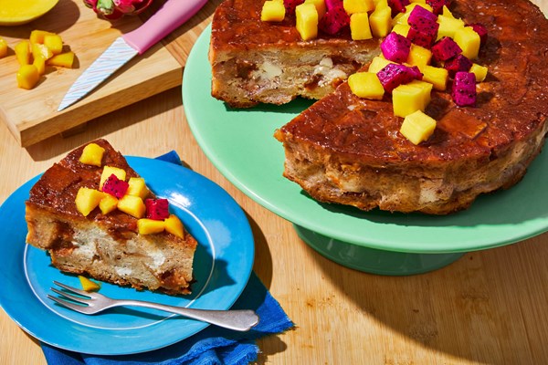 Bread pudding with guava and cheese (Budin de pan)