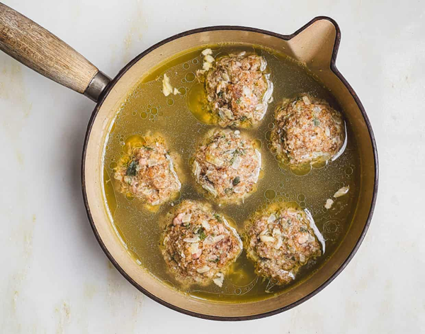 Bread roll dumplings (Semmelknödel)