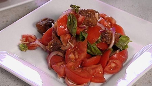 Bread salad (Panzanella)
