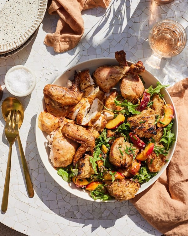 Bread salad with roasted chicken 