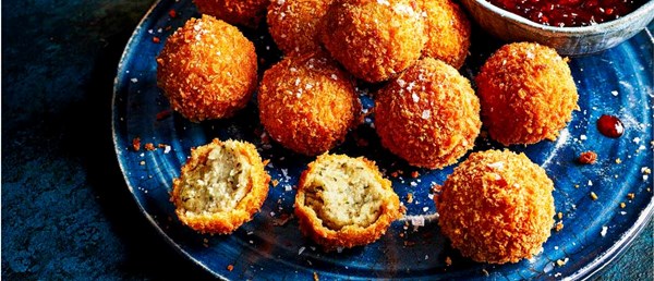 Bread sauce and stuffing croquettes