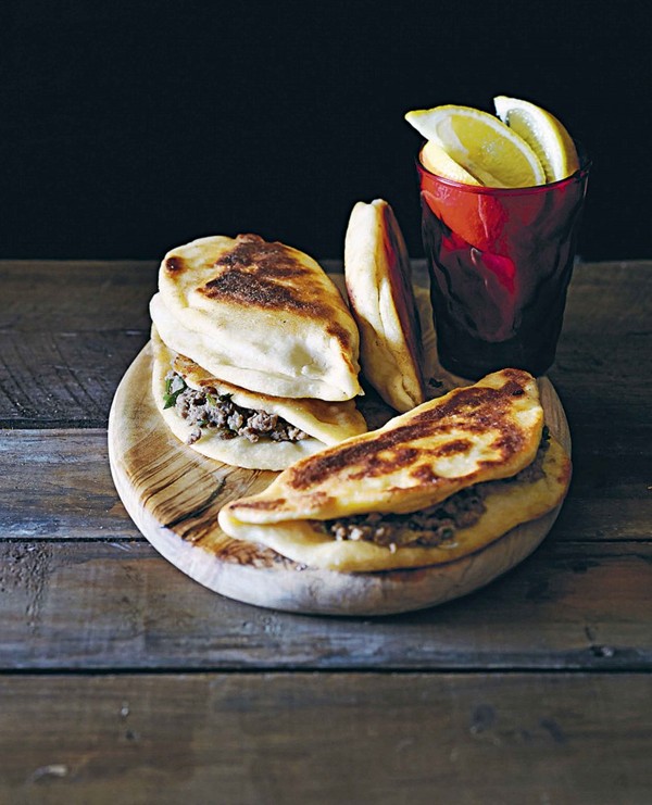 Bread stuffed with lamb