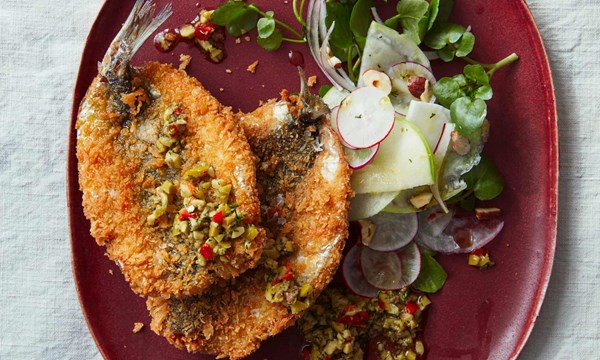Breaded sardines with apple and kohlrabi salad