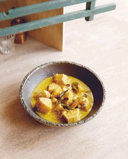 Breadfruit curry (Dhel)