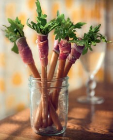 Breadsticks with prosciutto & rocket