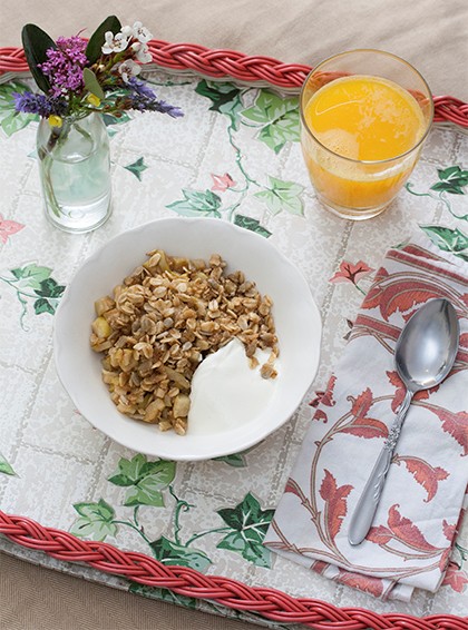 Breakfast apple crumble