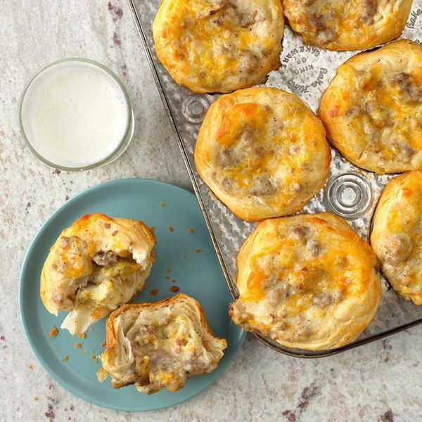 Breakfast biscuit cups